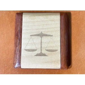 Compact mirror legal scale